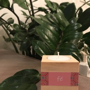 Porta-Vela Fé – Cor Rosa