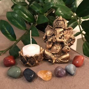 Kit Estátua de Ganesha Dourado + Castiçal e Incensário Dourado + Pedras dos Chakras