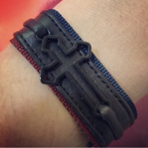 Pulseira Good Vibes – Cruz